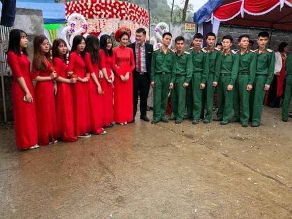 Thiên Lôi trong Táo Quân kết hôn với vợ xinh đẹp 1