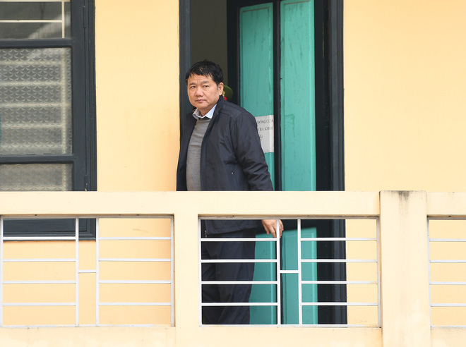 Hình ảnh các bị cáo Đinh La Thăng, Trịnh Xuân Thanh, Nguyễn Xuân Sơn trong ngày xét xử thứ 3 - Ảnh 1.