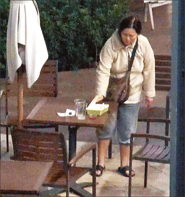Cuộc sống bi đát của ngọc nữ Hong Kong Lam Khiết Anh: Nhặt thức ăn thừa, sống nhờ trợ cấp - Ảnh 8.