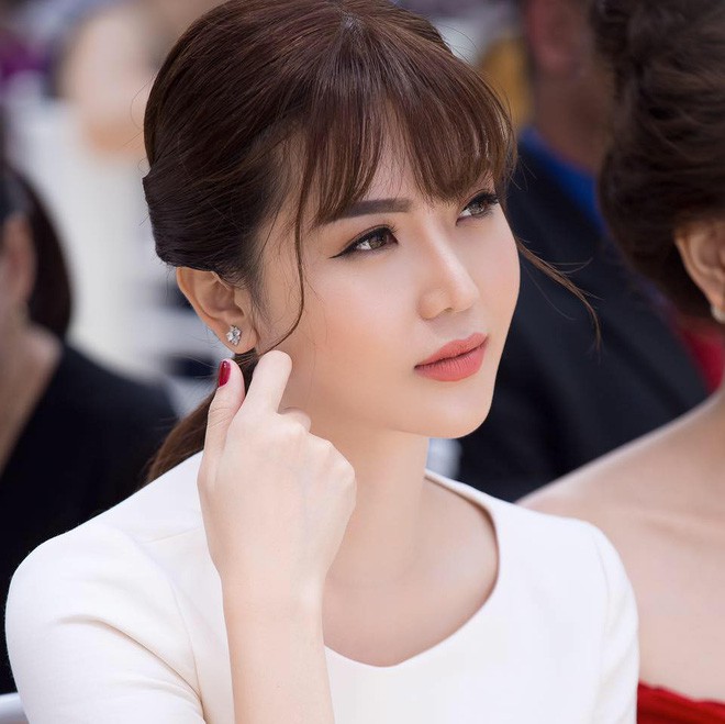 Hành trình hạnh phúc của mỹ nữ Vũng Tàu Ngọc Duyên: Từ con gái người bán vé số đến vợ đại gia Hà thành 2 Hành trình hạnh phúc của mỹ nữ Vũng Tàu Ngọc Duyên: Từ con gái người bán vé số đến vợ đại gia Hà thành 2