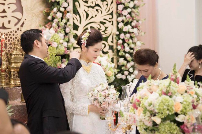 Hành trình hạnh phúc của mỹ nữ Vũng Tàu Ngọc Duyên: Từ con gái người bán vé số đến vợ đại gia Hà thành 15 Hành trình hạnh phúc của mỹ nữ Vũng Tàu Ngọc Duyên: Từ con gái người bán vé số đến vợ đại gia Hà thành 15