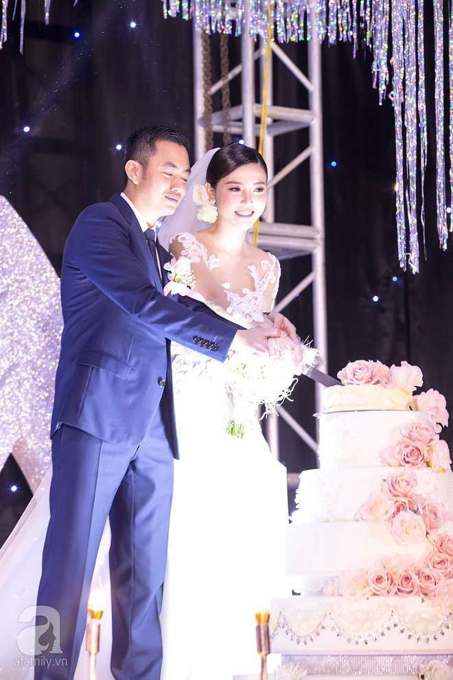 Hành trình hạnh phúc của mỹ nữ Vũng Tàu Ngọc Duyên: Từ con gái người bán vé số đến vợ đại gia Hà thành 25 Hành trình hạnh phúc của mỹ nữ Vũng Tàu Ngọc Duyên: Từ con gái người bán vé số đến vợ đại gia Hà thành 25