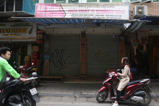Phố phường Hà Nội bị bôi bẩn bởi vẽ graffiti như thế nào? - Ảnh 11.