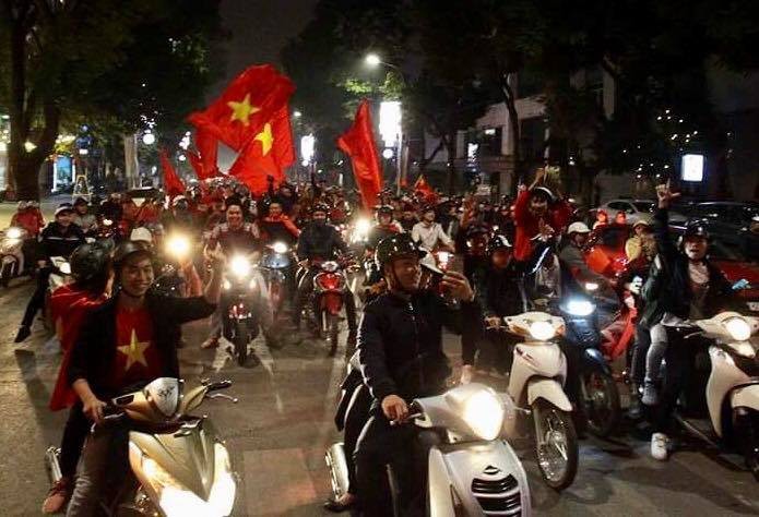 Cả nước vỡ òa với chiến tích lịch sử của U23 Việt Nam - Ảnh 11.