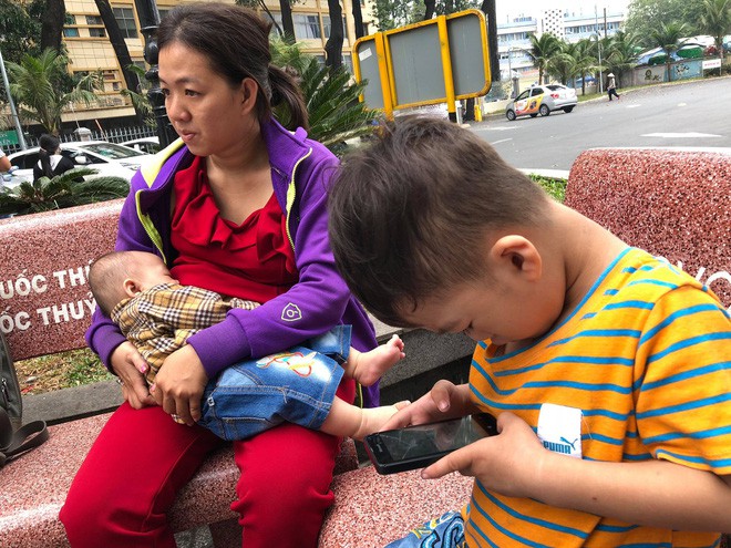 Chồng bỏ đi, người mẹ trẻ nuốt nước mắt nuôi hai con nhỏ dại, bệnh tật - Ảnh 11. Chồng bỏ đi, người mẹ trẻ nuốt nước mắt nuôi hai con nhỏ dại, bệnh tật 11