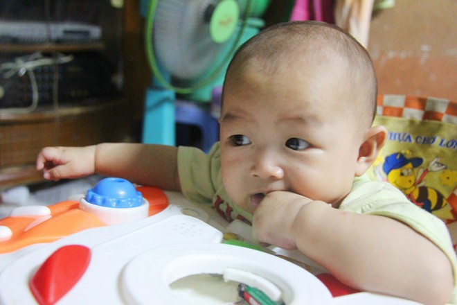 Chồng bỏ đi, người mẹ trẻ nuốt nước mắt nuôi hai con nhỏ dại, bệnh tật - Ảnh 6. Chồng bỏ đi, người mẹ trẻ nuốt nước mắt nuôi hai con nhỏ dại, bệnh tật 6