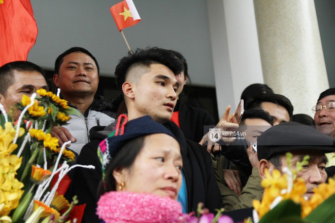 Anh em Tiến Dũng và trung vệ Lê Văn Đại về với gia đình sau lễ diễu hành, gửi lời cảm ơn đến người dân Thanh Hóa - Ảnh 4.