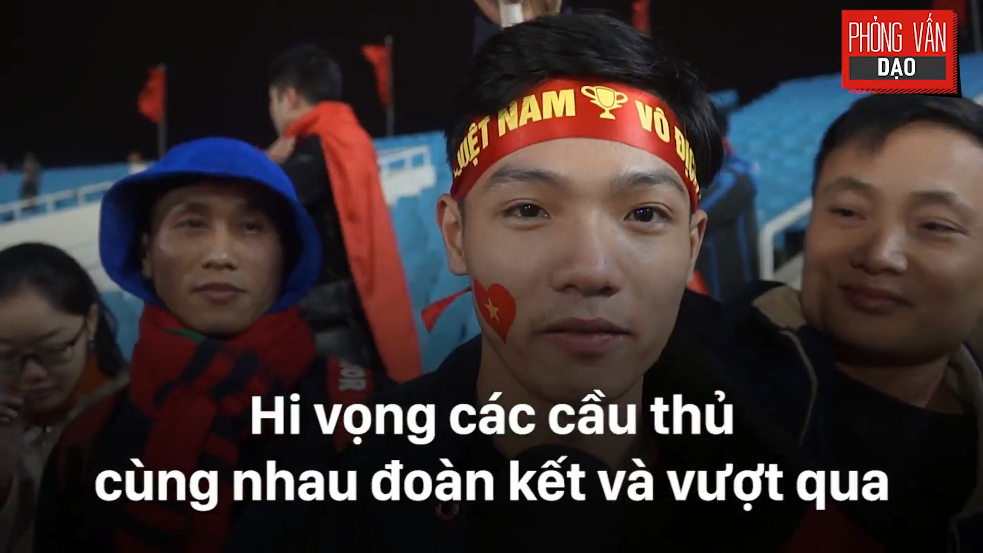 Phỏng vấn dạo: Cảm xúc của người hâm mộ khi đón U23 Việt Nam trở về trong vòng tay - Ảnh 18.