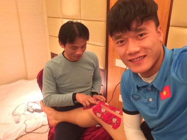 Bác sĩ đội tuyển U23 lần đầu tiết lộ hình ảnh chăm sóc các Bác sĩ đội tuyển U23 lần đầu tiết lộ hình ảnh chăm sóc các