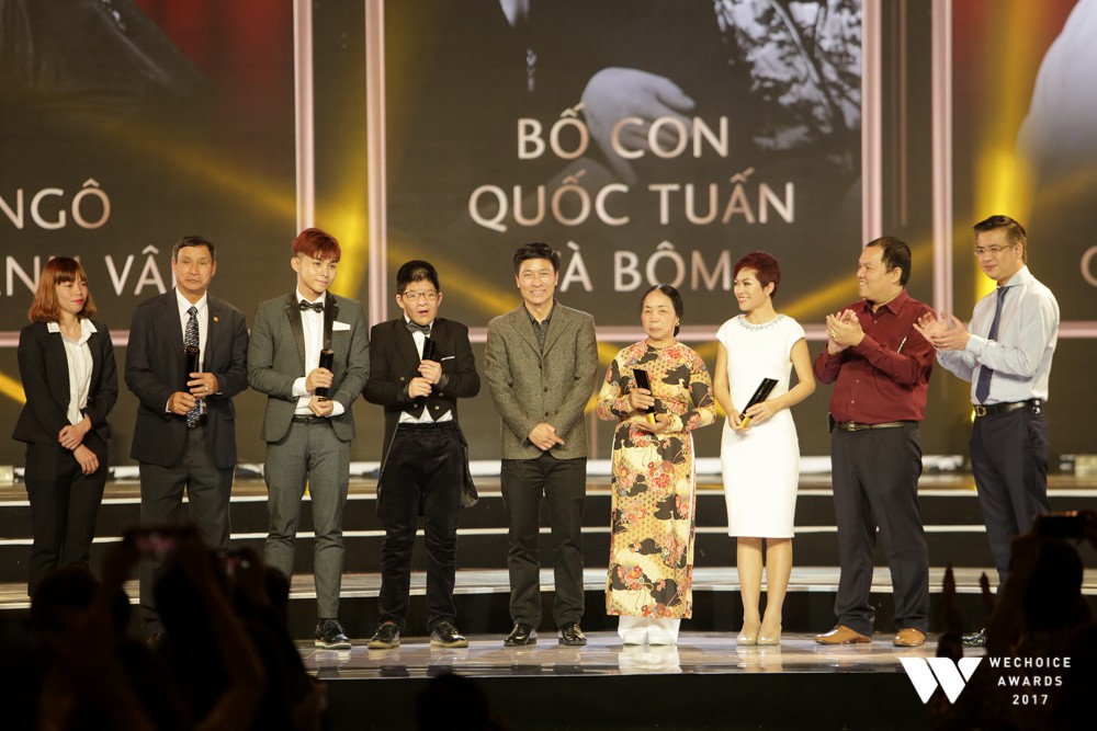 Gala WeChoice Awards 2017 và loạt khoảnh khắc chạm đến trái tim khi những niềm cảm hứng được tôn vinh! 3 Gala WeChoice Awards 2017 và loạt khoảnh khắc chạm đến trái tim khi những niềm cảm hứng được tôn vinh! 3