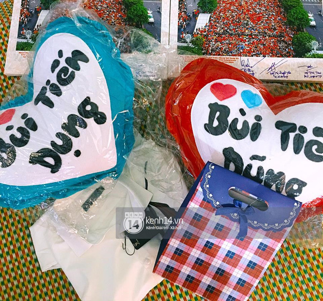 Anh em Tiến Dũng U23 về nhà ăn Tết, mua tivi mới cho gia đình vì muốn chúng con đá ở đâu, bố mẹ cũng có thể nhìn thấy - ảnh 3 Anh em Tiến Dũng U23 về nhà ăn Tết, mua tivi mới cho gia đình vì muốn chúng con đá ở đâu, bố mẹ cũng có thể nhìn thấy - Ảnh 2.