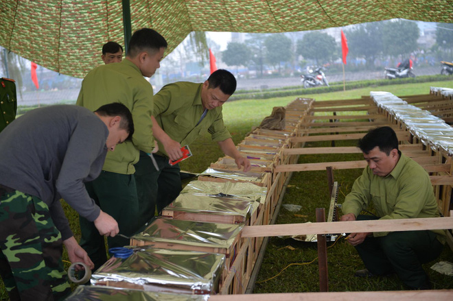 Trận địa pháo hoa trước khoảnh khắc Giao thừa tại Hà Nội - Ảnh 2.