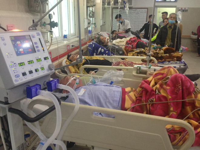 A9 Bạch Mai “vỡ trận” vì bệnh nhân nhập viện đông trong dịp Tết - Ảnh 5.