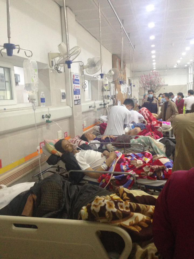 A9 Bạch Mai “vỡ trận” vì bệnh nhân nhập viện đông trong dịp Tết - Ảnh 7.