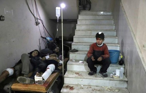 Thảm cảnh của những đứa trẻ tại thánh địa chết chóc Syria: Nỗi đau của các em vẫn chưa có hồi kết - Ảnh 11.