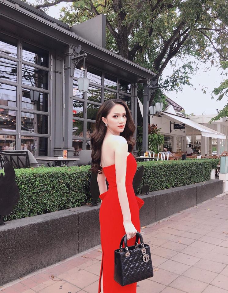 Khoảnh khắc hậu trường bất ngờ hot khiến Hương Giang nên Khoảnh khắc hậu trường bất ngờ hot khiến Hương Giang nên