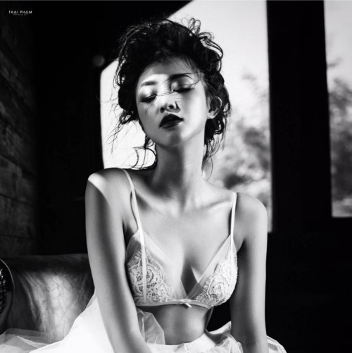Khi hot girl Việt bất ngờ chuyển hướng sexy - ai thành công nhất? - Ảnh 29. Khi hot girl Việt bất ngờ chuyển hướng sexy - ai thành công nhất? 29
