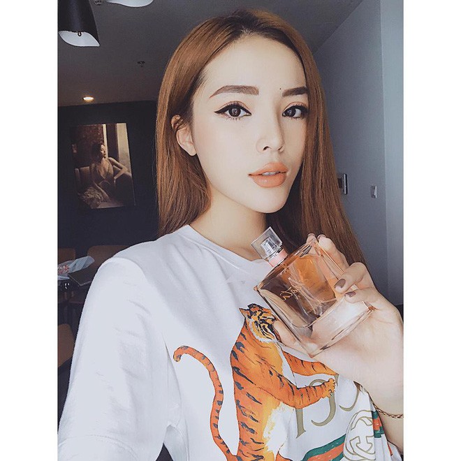 Khoe ảnh quà 8/3, nhưng người hâm mộ lại giật mình vì gương mặt chẳng khác gì ma-nơ-canh của Kỳ Duyên - Ảnh 6. Khoe ảnh quà 8/3, nhưng người hâm mộ lại giật mình vì gương mặt chẳng khác gì ma-nơ-canh của Kỳ Duyên 6