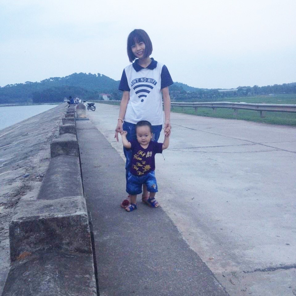 Cô vợ cũ lầy nhất năm, ly hôn chồng tiếc mỗi phải xa cây hồng xiêm: Hôm nào đưa con về, anh cho em ít hồng xiêm nhá - Ảnh 2. Cô vợ cũ 'lầy' nhất năm, ly hôn chồng tiếc mỗi phải xa cây hồng xiêm: 'Hôm nào đưa con về, anh cho em ít hồng xiêm nhá' 2
