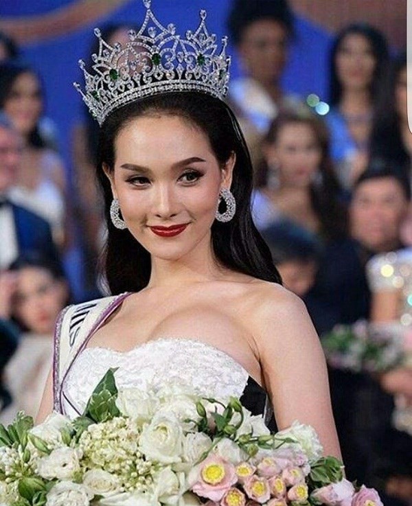 So găng nhan sắc của Hương Giang với 12 cựu Hoa hậu Chuyển giới Quốc tế: Ai hơn ai? - Ảnh 24.