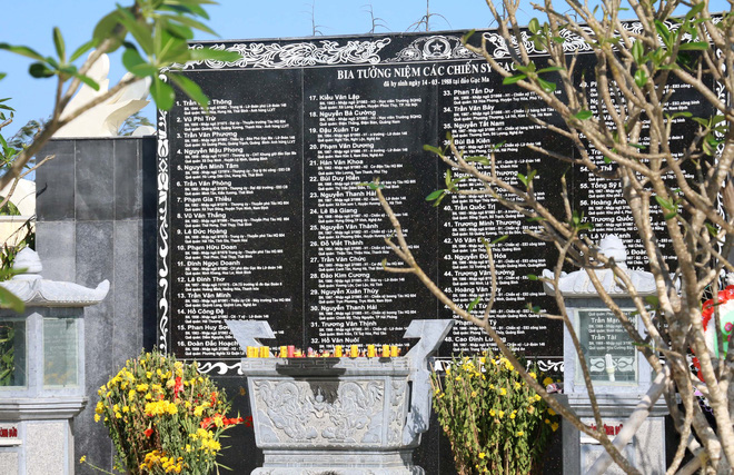 Dâng hương tưởng niệm 64 chiến sĩ anh dũng hy sinh tại Gạc Ma - Ảnh 1.