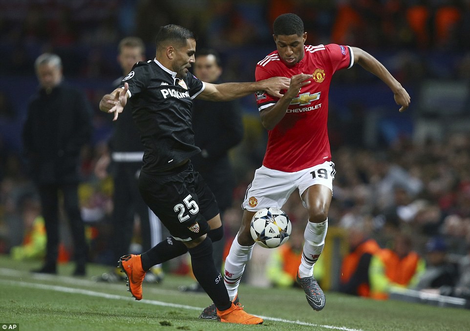 Man Utd nhạt nhòa, bị đá văng khỏi Champions League - Ảnh 3. Man Utd nhạt nhòa, bị đá văng khỏi Champions League 2