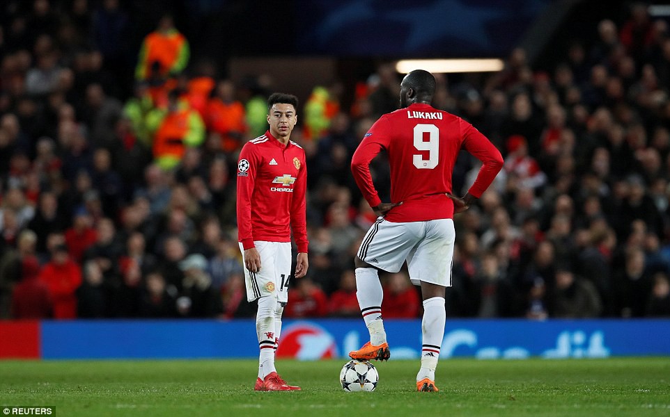 Man Utd nhạt nhòa, bị đá văng khỏi Champions League - Ảnh 2. Man Utd nhạt nhòa, bị đá văng khỏi Champions League 1