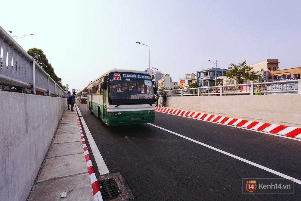 Cận cảnh nút giao thông 3 tầng thứ hai ở Sài Gòn sau khi thông xe hầm chui hơn 500 tỉ đồng - Ảnh 14.