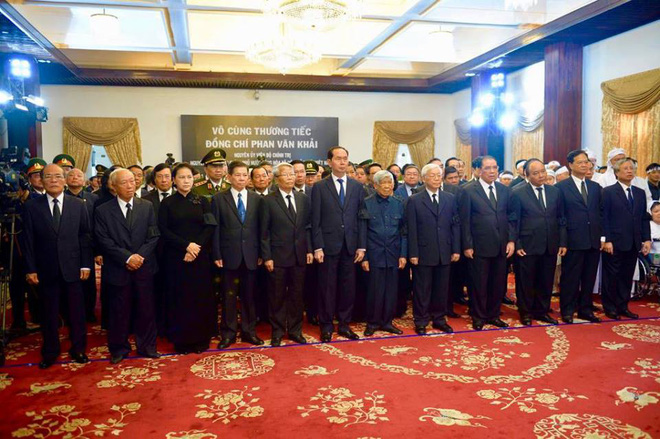 Nhiều đoàn lãnh đạo đến viếng cố Thủ tướng Phan Văn Khải tại Hội trường Thống Nhất - Ảnh 17.