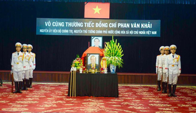 Nhiều đoàn lãnh đạo đến viếng cố Thủ tướng Phan Văn Khải tại Hội trường Thống Nhất - Ảnh 24.
