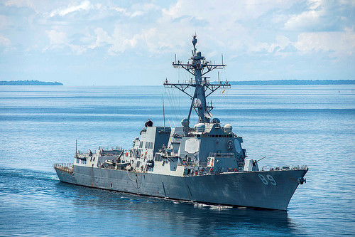 Nóng: Mỹ cho tàu chiến áp sát đảo nhân tạo Trung Quốc xây phi pháp ở Biển Đông 1