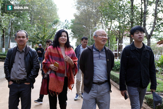 Sóng yên biển lặng với bầu Tú, bầu Đức vẫn còn chuyện quan trọng phải lo - Ảnh 1. 'Sóng yên biển lặng' với bầu Tú, bầu Đức vẫn còn chuyện quan trọng phải lo 1