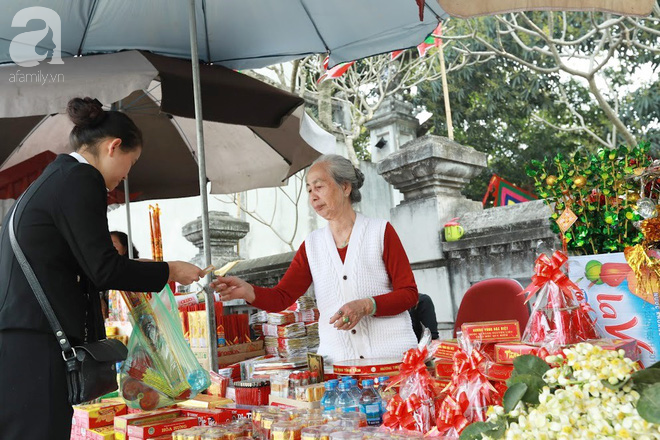 Người phụ nữ bán hoa gói lá cuối cùng đất Hà thành, trải 70 mùa hoa vẫn say mê 6