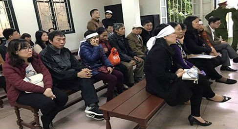 Xét xử vụ cháy quán karaoke khiến 13 người chết: Chia sẻ từ gia đình nạn nhân - Ảnh 2. Xét xử vụ cháy quán karaoke khiến 13 người chết: Chia sẻ từ gia đình nạn nhân 2