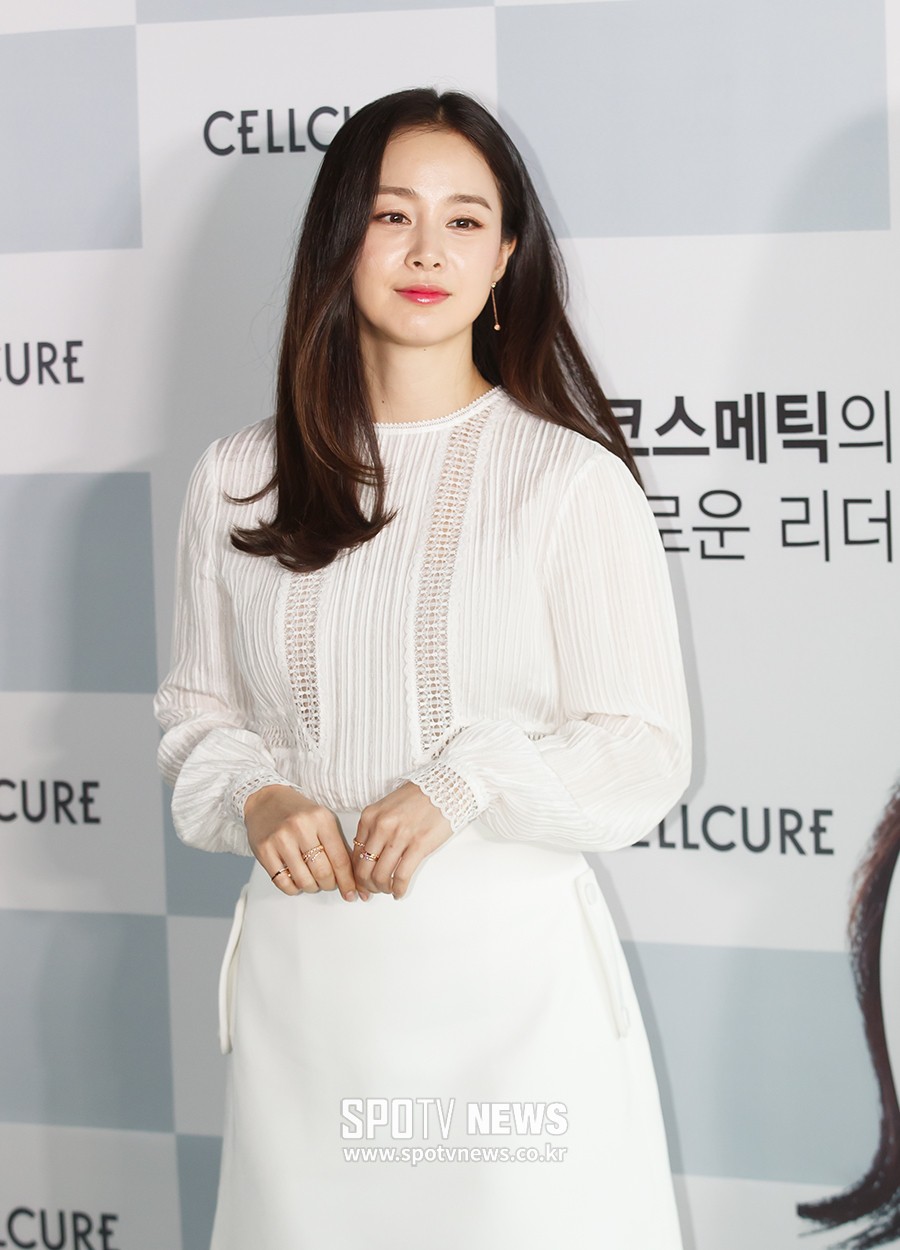 Kim Tae Hee lộ diện chính thức hậu sinh con: Đẹp khó tin, nhưng vóc dáng của cô mới là điều gây bất ngờ nhất - Ảnh 16.