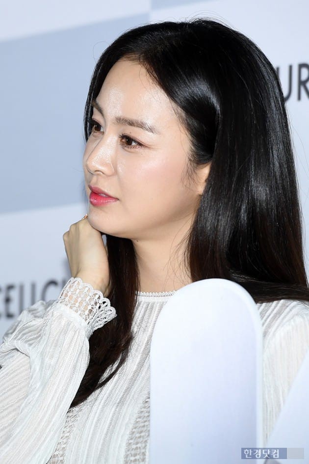 Kim Tae Hee lộ diện chính thức hậu sinh con: Đẹp khó tin, nhưng vóc dáng của cô mới là điều gây bất ngờ nhất - Ảnh 9.