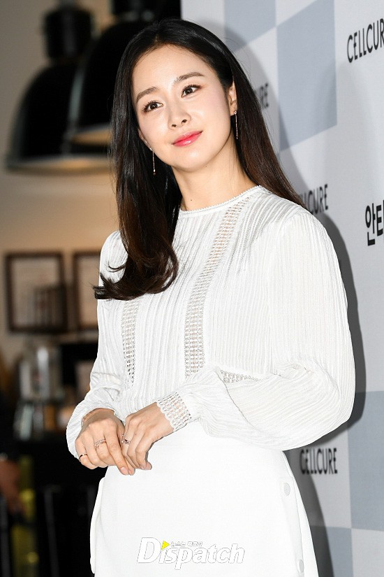 Kim Tae Hee lộ diện chính thức hậu sinh con: Đẹp khó tin, nhưng vóc dáng của cô mới là điều gây bất ngờ nhất - Ảnh 10.