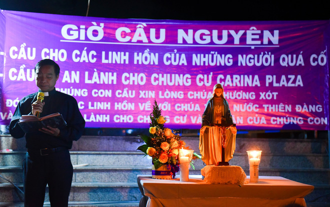 Nước mắt và hoa hồng cho 13 nạn nhân tử nạn sau vụ cháy chung cư Carina - Ảnh 1.