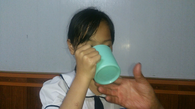Xôn xao vụ cô giáo lớp 3 bắt học sinh súc miệng bằng nước vắt giẻ lau bảng ở Hải Phòng 1