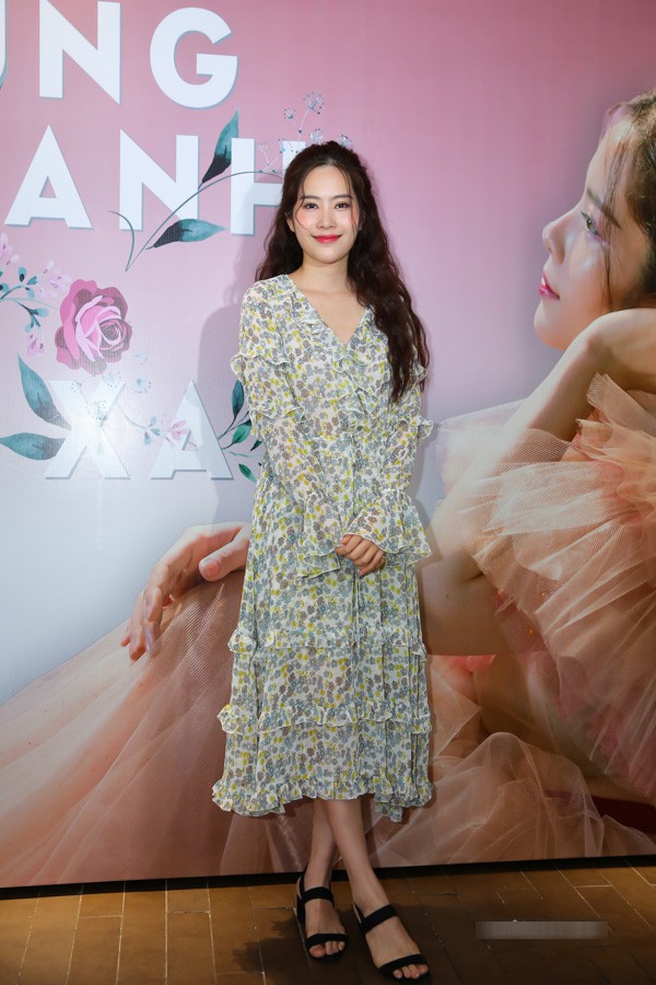 Nam Em diện váy hoa sến sẩm, Elly Trần khoe triệt để nhưng vẫn lọt top sao mặc xấu - Ảnh 11.