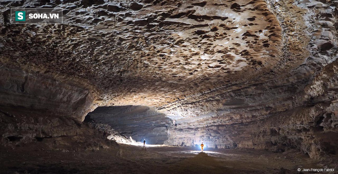 Vào hang động dài nhất châu Á, phát hiện nhiều sinh vật kỳ dị và cảnh tượng kỳ ảo - Ảnh 1.