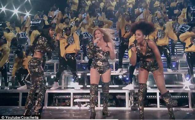 Nhảy hăng tới... tụt cả đồ là có thật: Beyoncé bị bộ trang phục phản chủ tới 2 lần trên sân khấu Coachella 2018 - Ảnh 1.