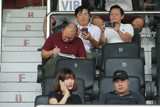 HLV Park Hang Seo đang nghĩ gì khi chứng kiến các trò cưng U23 Việt Nam thua thảm? 3