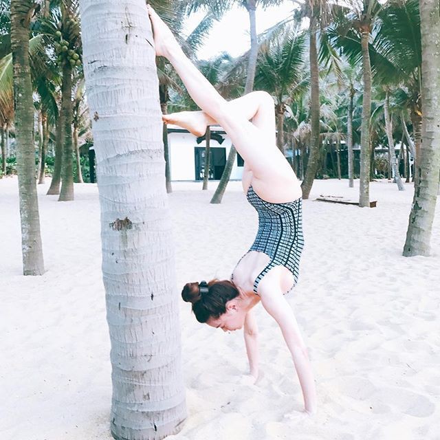 Ngắm loạt sao khoe dáng với đồ bơi mới thấy: Quan trọng là ở thần thái và cách tạo dáng - Ảnh 5. Ngắm loạt sao khoe dáng với đồ bơi mới thấy: Quan trọng là ở thần thái và cách tạo dáng 5