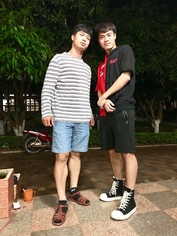 Lầy lội như Công Phượng: không có tiền mua sandal 11 triệu của Gucci thì cứ lấy luôn dép rọ quê hương mà đi 1 Lầy lội như Công Phượng: không có tiền mua sandal 11 triệu của Gucci thì cứ lấy luôn dép rọ quê hương mà đi 1