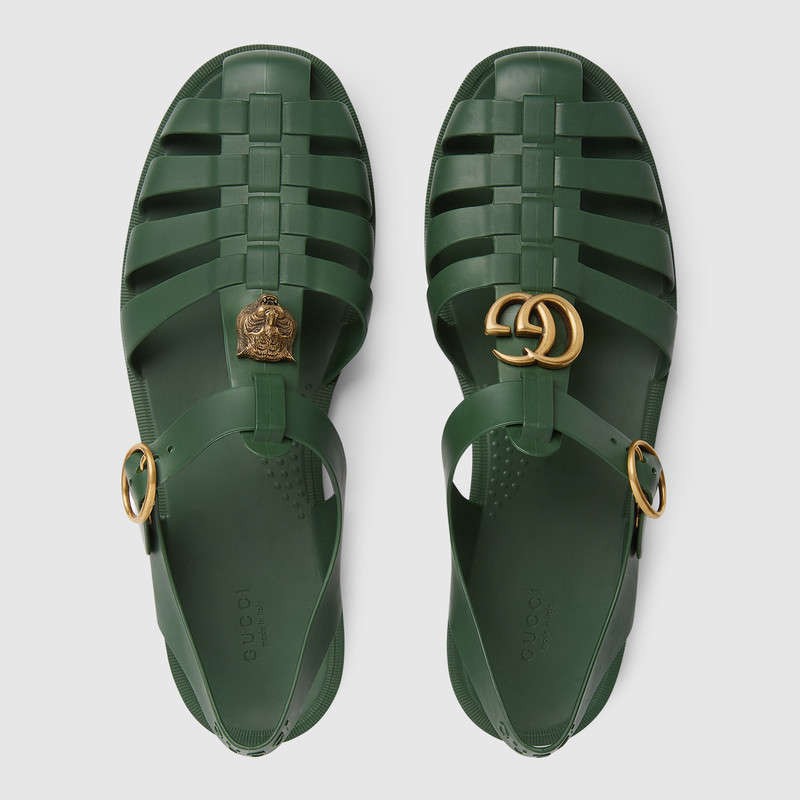 Lầy lội như Công Phượng: không có tiền mua sandal 11 triệu của Gucci thì cứ lấy luôn dép rọ quê hương mà đi 5