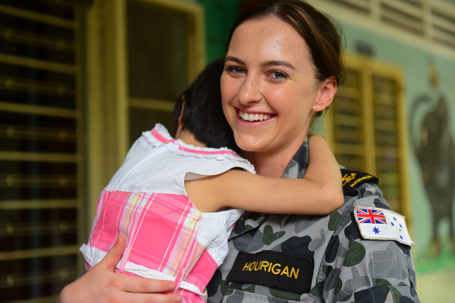 Lính Hải quân Hoàng Gia Australia bật khóc khi thăm Trung tâm Bảo trợ trẻ em tàn tật Thị Nghè - Ảnh 5.