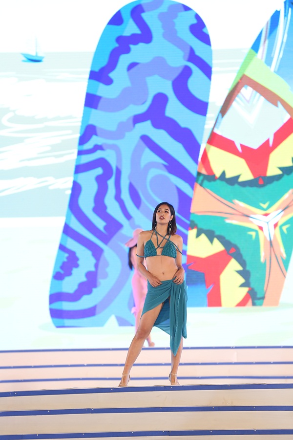 Dàn mẫu bikini “làm nóng” Lễ hội du lịch biển Sầm Sơn 2018 10