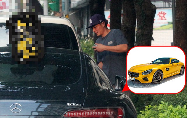 Tậu siêu xe mới trị giá hàng tỷ, Hoắc Kiến Hoa lộ khoảnh khắc quê độ khi chưa quen mở cửa xe - Ảnh 2. Tậu siêu xe mới trị giá hàng tỷ, Hoắc Kiến Hoa lộ khoảnh khắc 'quê độ' khi chưa quen mở cửa xe 2