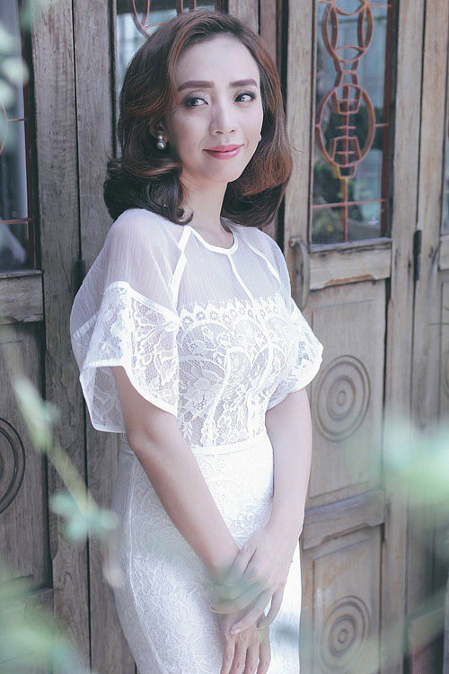 Đường đua hình thể của dàn sao nữ làng hài Việt: Không khoe thì thôi, đã khoe thì gây bất ngờ bởi vóc dáng đầy quyến rũ! 15 Đường đua hình thể của dàn sao nữ làng hài Việt: Không khoe thì thôi, đã khoe thì gây bất ngờ bởi vóc dáng đầy quyến rũ! 15